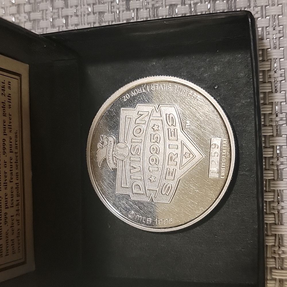1995 limited edition Seattle Mariners Division Series coin. Only 5K made. - Picture 3 of 3